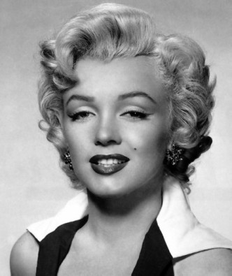 Marilyn-PhotoPortrait-332x395